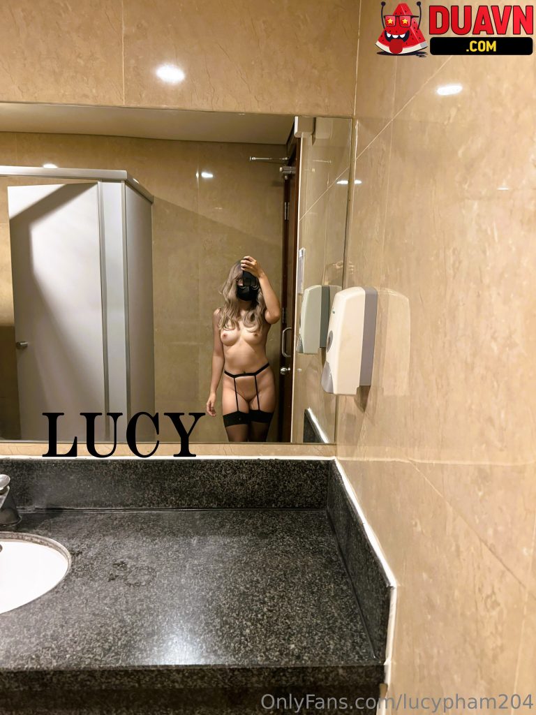 lucypham204 – Khoe thân chốn công cộng gạ địt trai trẻ