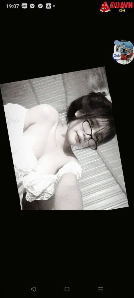 Em teen vú to bím không lông lộ clip thủ dâm