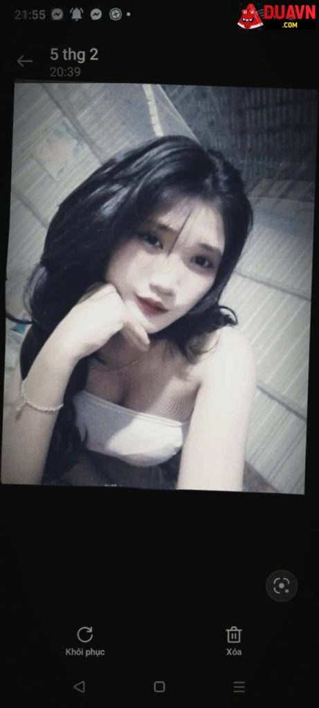 Em teen vú to bím không lông lộ clip thủ dâm