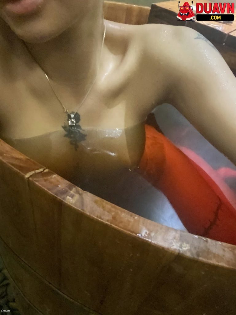 Tomchin2101 – Gái xăm mình thích khoe body nuột