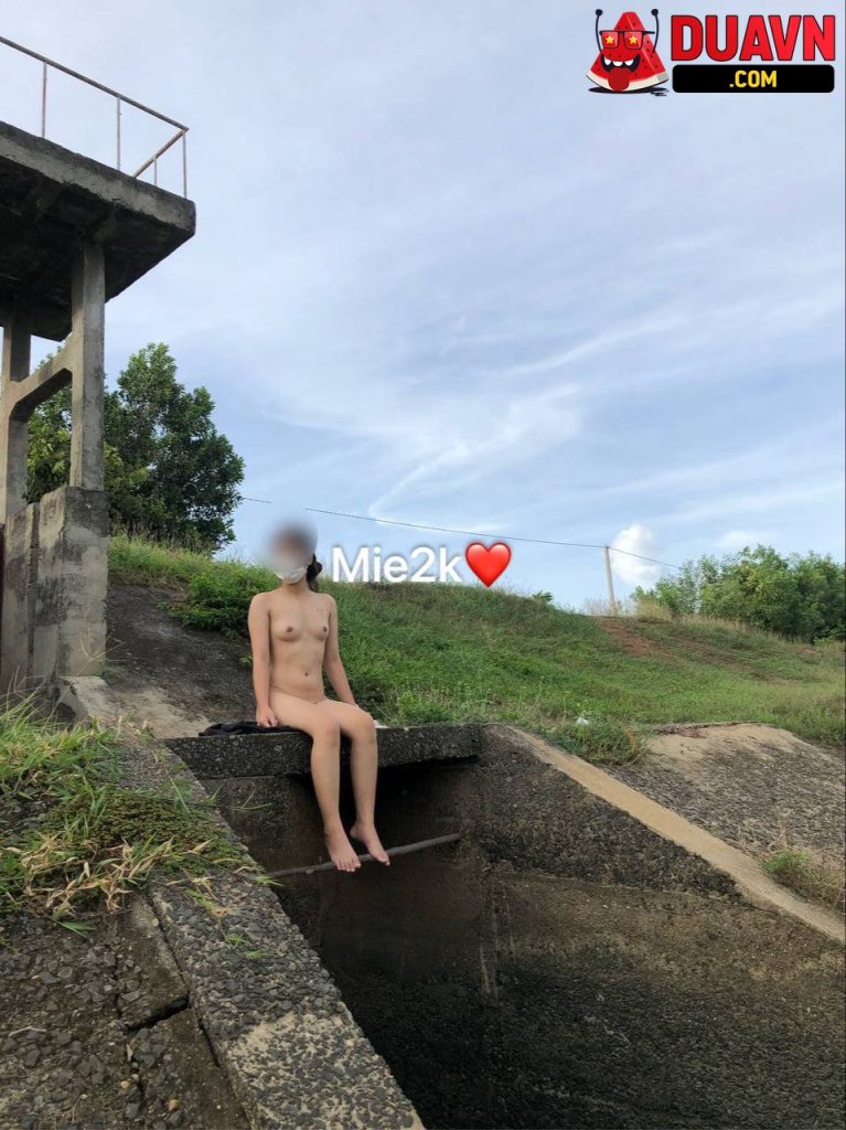 Mie2k – Cởi đồ hoà mình với thiên nhiên – 37 videos
