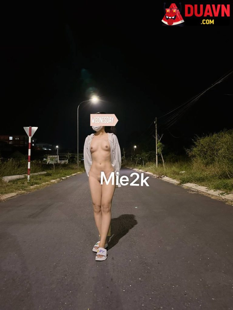 Mie2k – Cởi đồ hoà mình với thiên nhiên – 37 videos