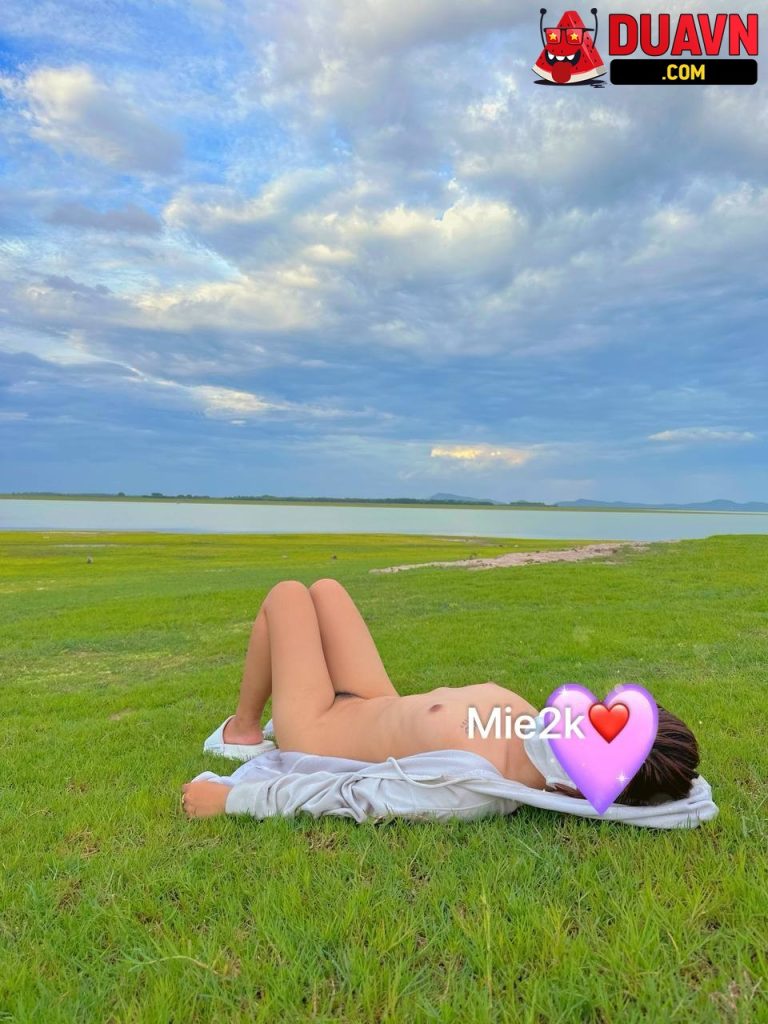 Mie2k – Cởi đồ hoà mình với thiên nhiên – 37 videos