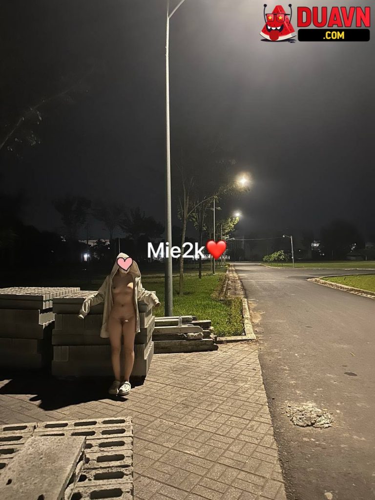 Mie2k – Cởi đồ hoà mình với thiên nhiên – 37 videos