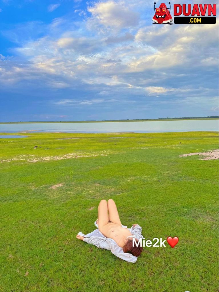 Mie2k – Cởi đồ hoà mình với thiên nhiên – 37 videos