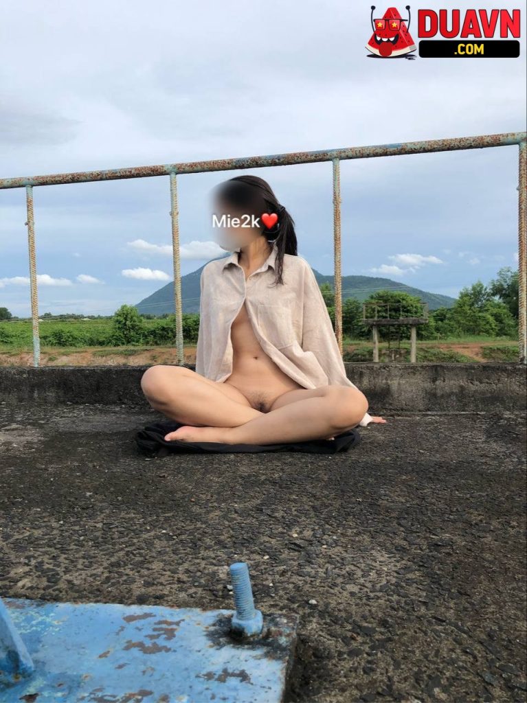 Mie2k – Cởi đồ hoà mình với thiên nhiên – 37 videos