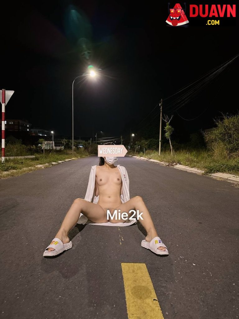 Mie2k – Cởi đồ hoà mình với thiên nhiên – 37 videos