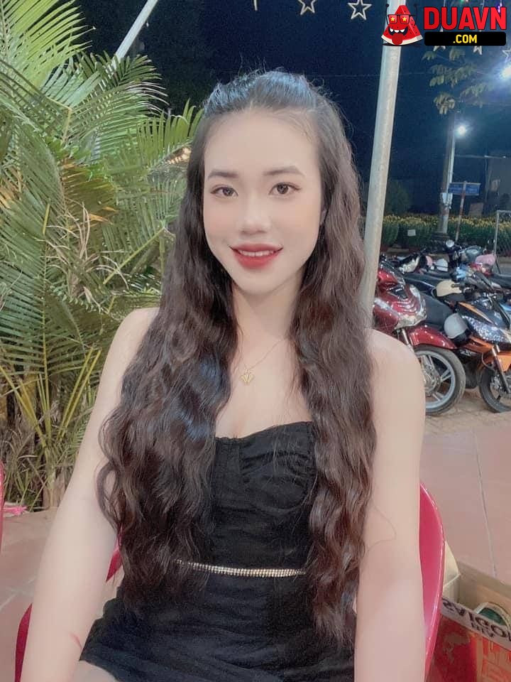 Gái Spa cực xinh dạng háng khoe bím
