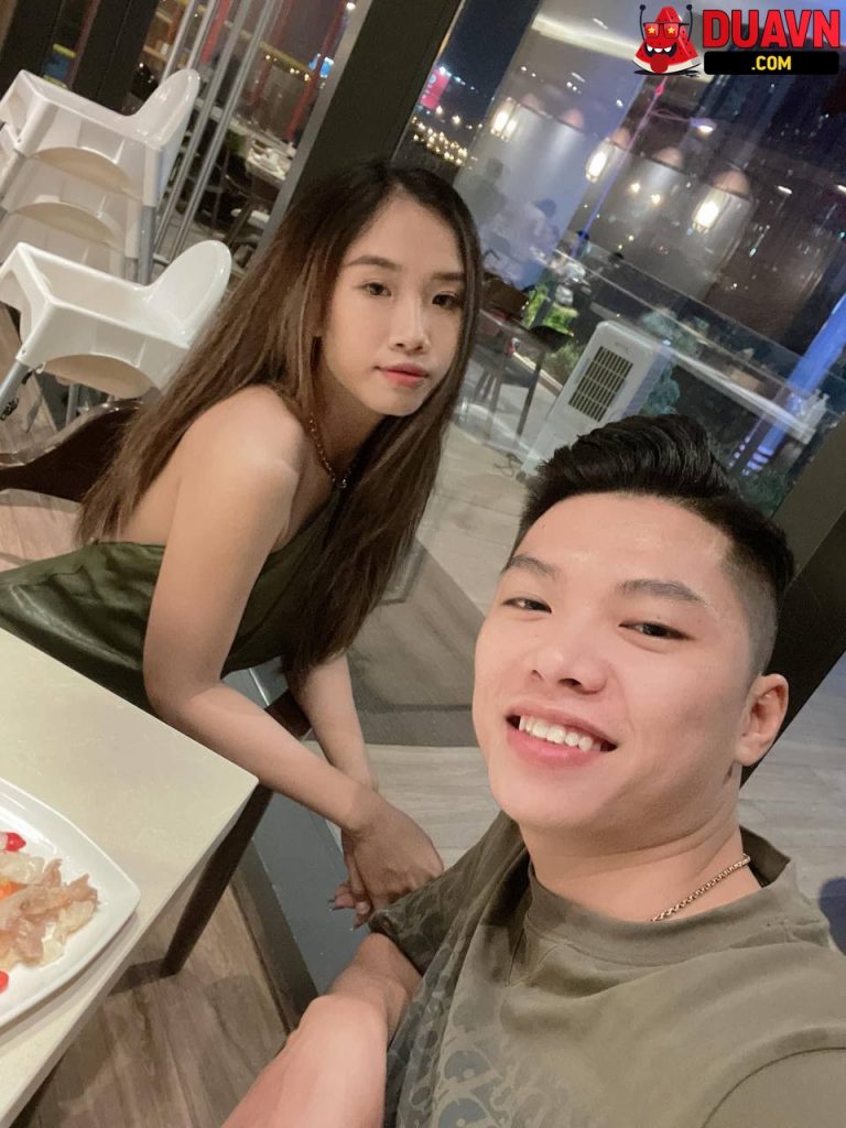 Em dáng ngon lộ clip nóng với bạn trai