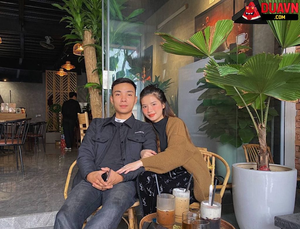 Có ghệ ngon bắt địt suốt ngày