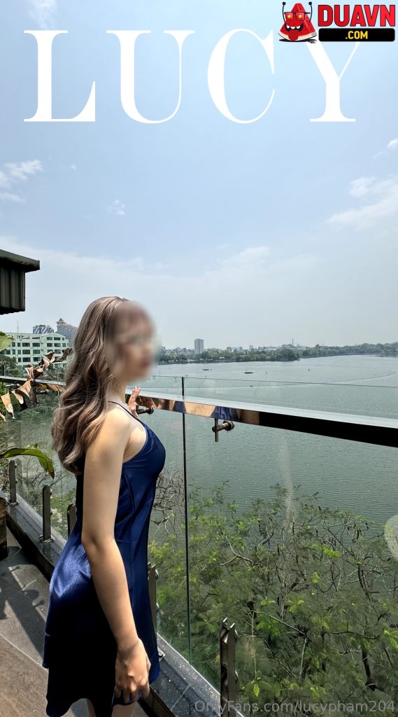lucypham204 – Khoe thân chốn công cộng gạ địt trai trẻ