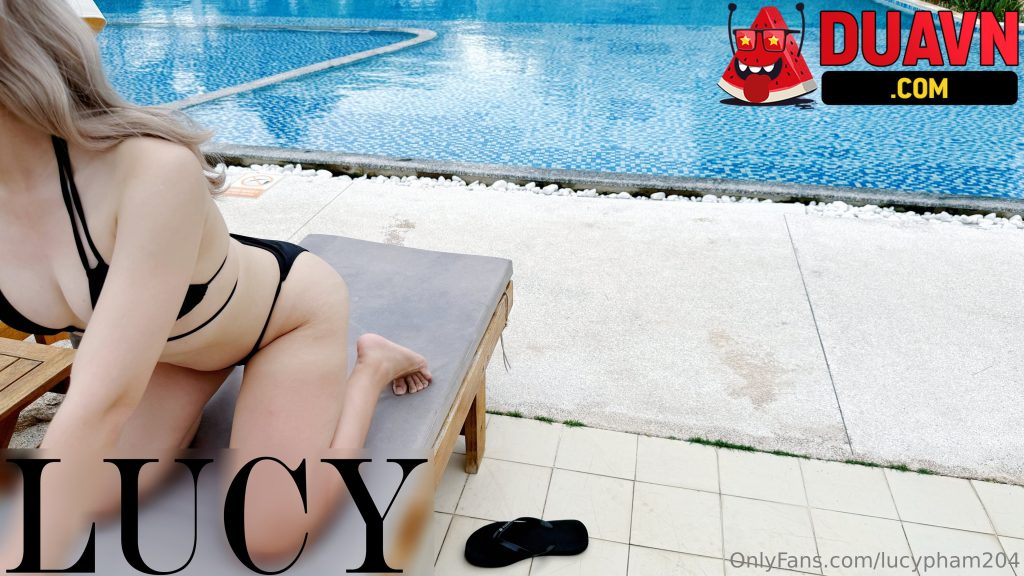 lucypham204 – Khoe thân chốn công cộng gạ địt trai trẻ