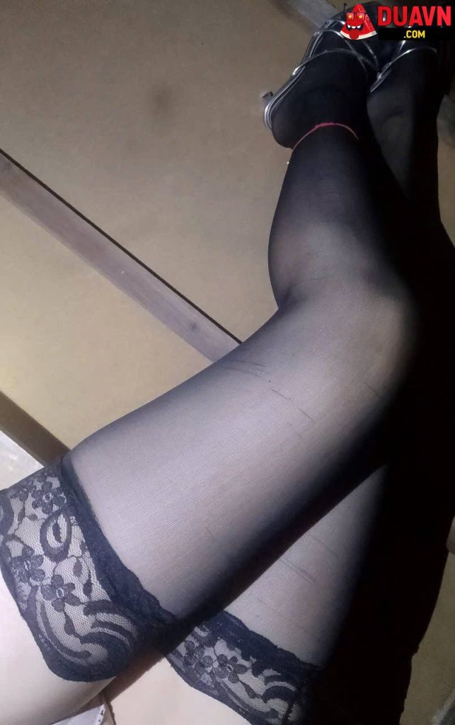 Em teen vú to bím không lông lộ clip thủ dâm