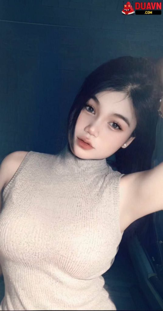 Em teen vú to bím không lông lộ clip thủ dâm