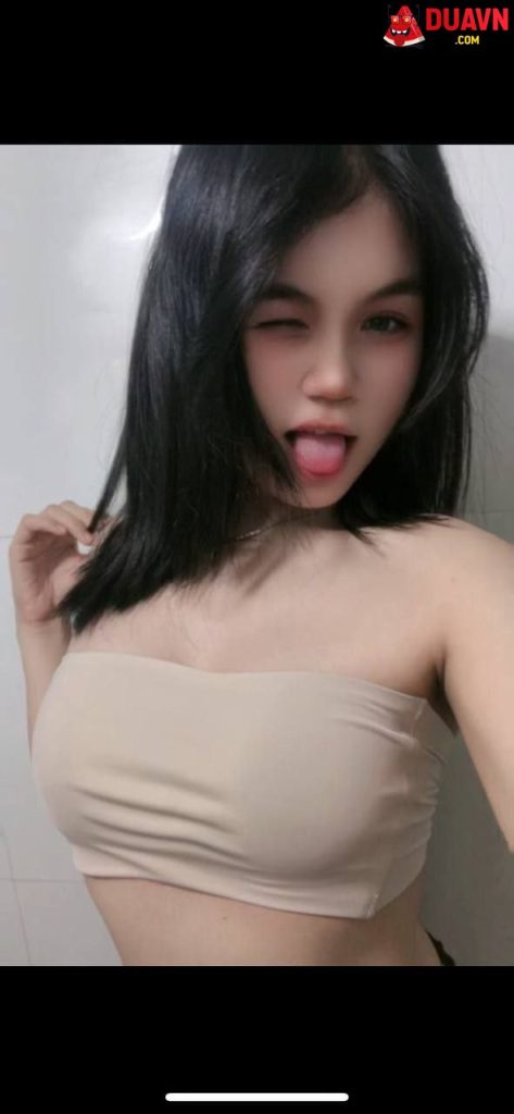 Em teen vú to bím không lông lộ clip thủ dâm