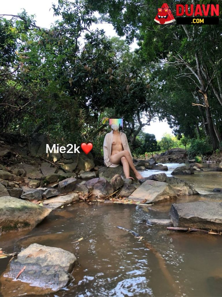 Mie2k – Cởi đồ hoà mình với thiên nhiên – 37 videos