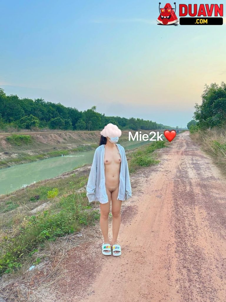 Mie2k – Cởi đồ hoà mình với thiên nhiên – 37 videos