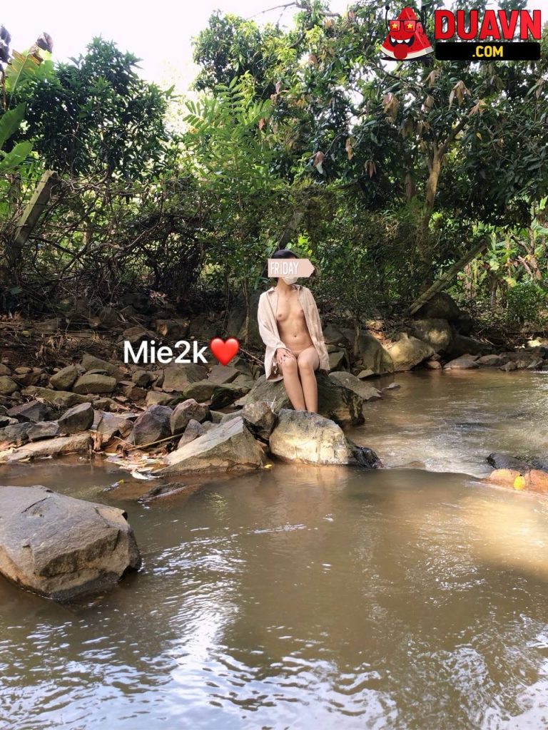 Mie2k – Cởi đồ hoà mình với thiên nhiên – 37 videos