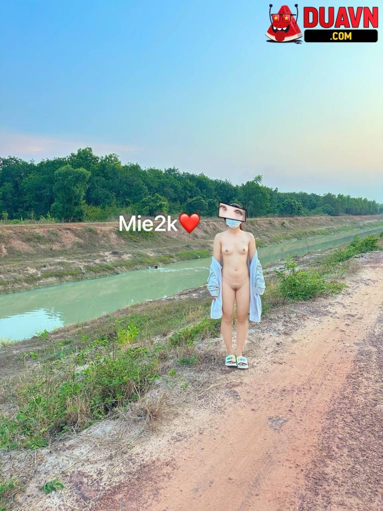 Mie2k – Cởi đồ hoà mình với thiên nhiên – 37 videos