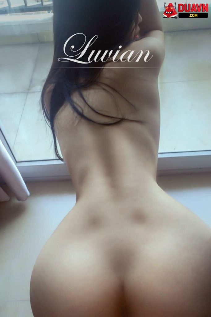 Luvian – Body cực phẩm lại thích phô dâm công cộng