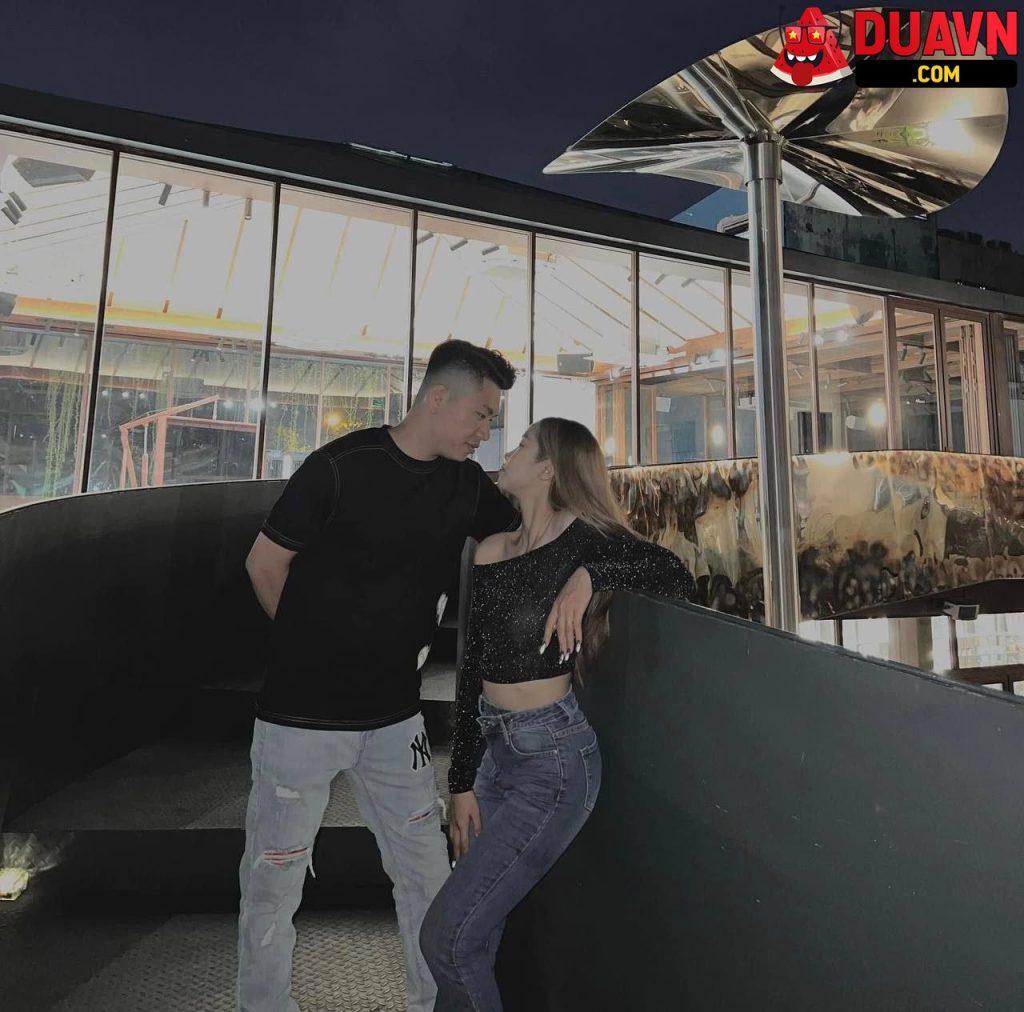 Em dáng ngon lộ clip nóng với bạn trai