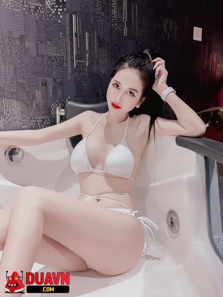 Phương Thuỳ Tiên – Gái xinh spa khoe hàng