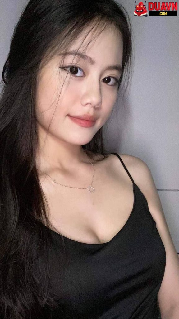 Em ghệ ngon mặt xinh bị bắt bú cu suốt ngày