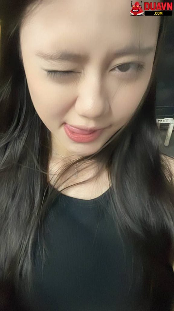 Em ghệ ngon mặt xinh bị bắt bú cu suốt ngày