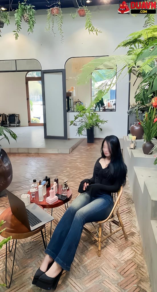 Jenny Phạm – Thu Thuỷ Land – Lộ clip nude