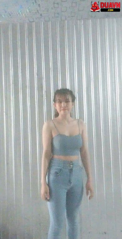 Vợ chồng công nhân lộ clip địt nhau trong nhà tôn